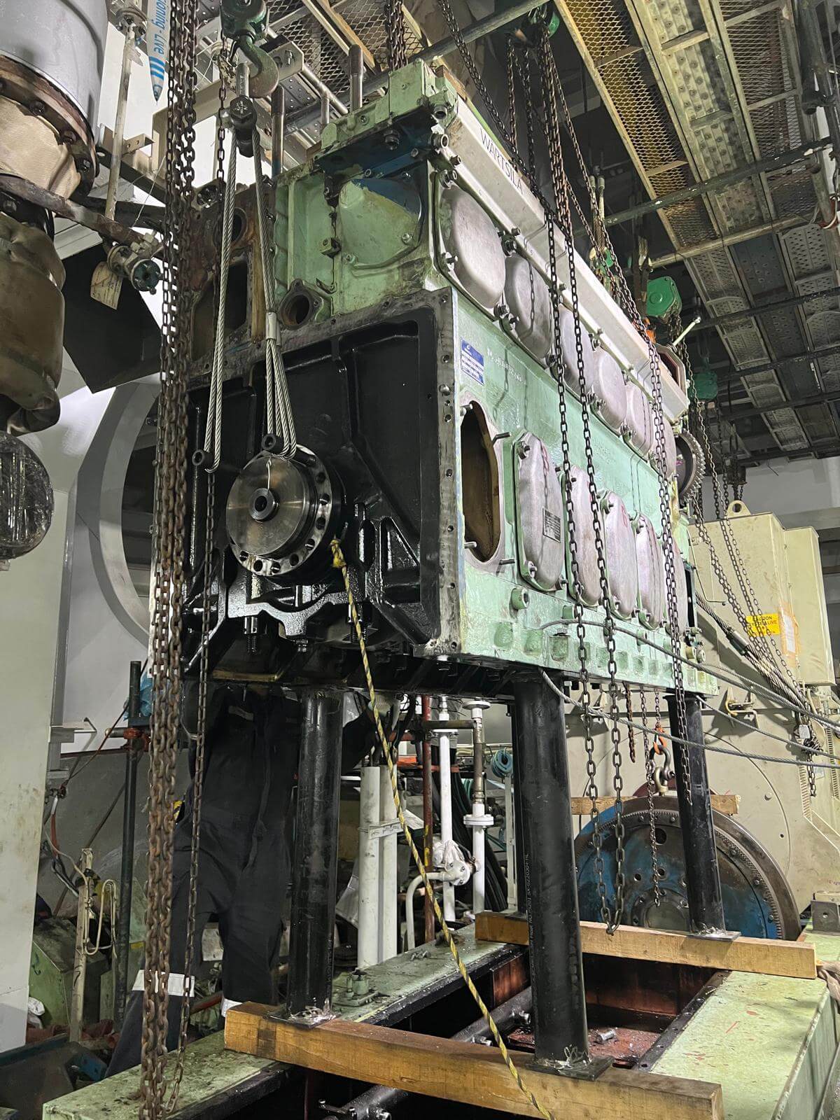 4-stroke Crankshaft renewal 1.jpg